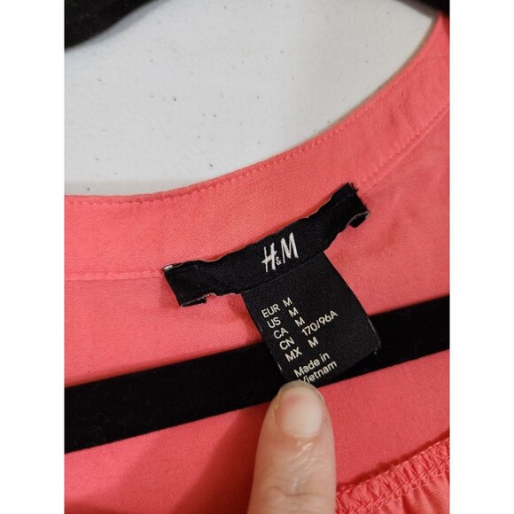 H&M Womens M Coral Pink V-Neck 3/4 Sleeve Quarter Button Blouse - Picture 4 of 5